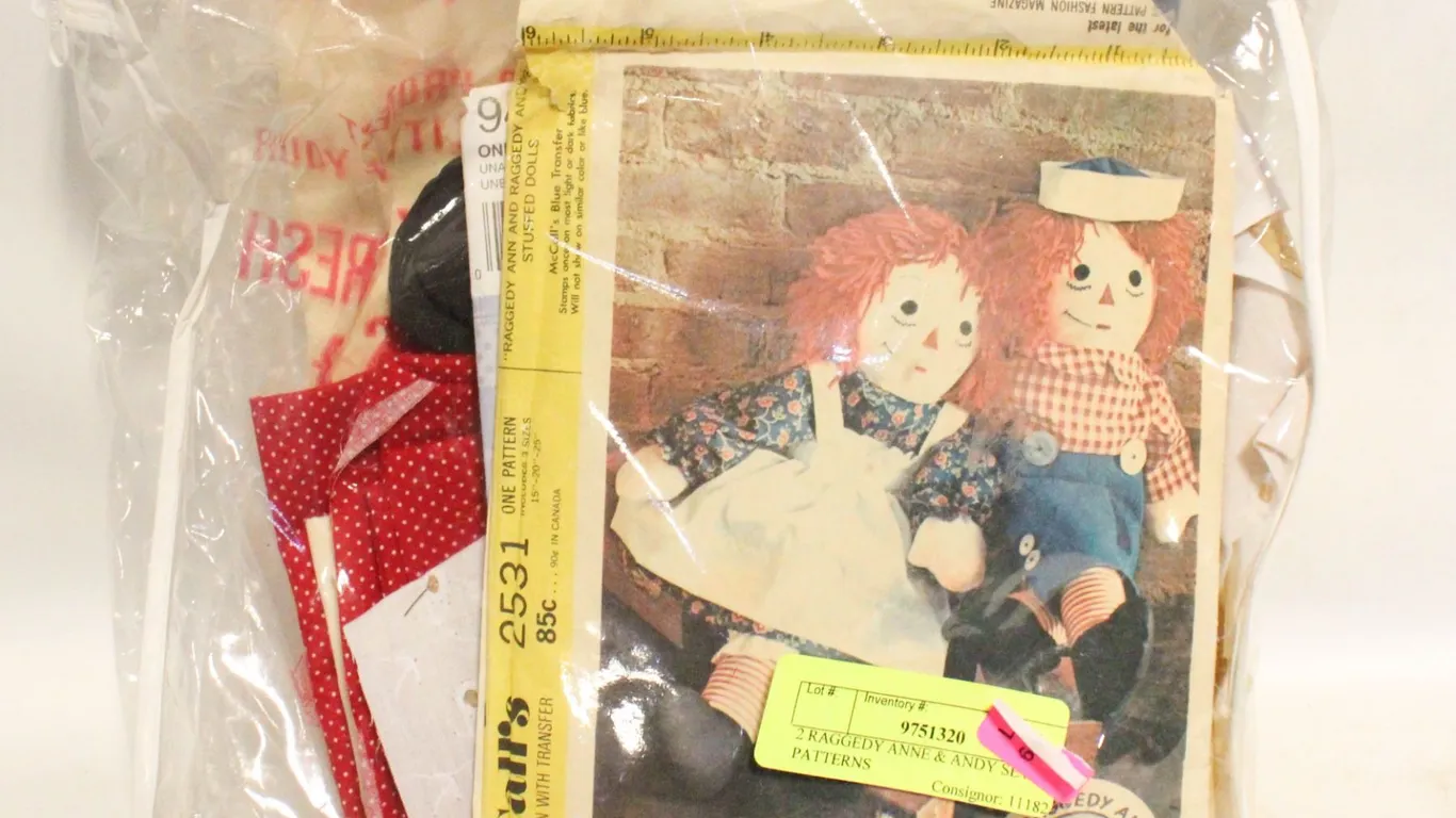 2 RAGGEDY ANNE & ANDY SEWING PATTERNS