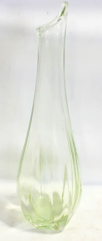 VINTAGE SWUNG VASE, MID-CENTURY ART