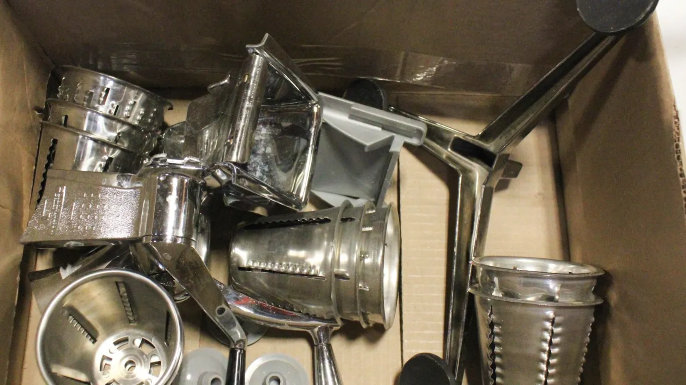 2-SALADMASTER GRATERS 1 COMPLETE,