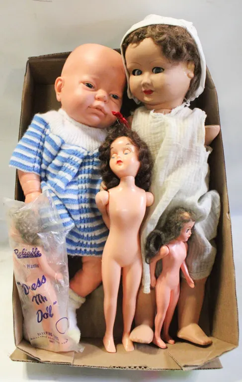 LOT OF VINTAGE AND MIDCENTURY DOLLS