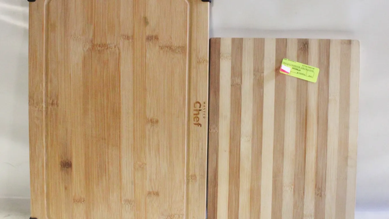 MASTERCHEF WOODEN CUTTING BOARD PLUS