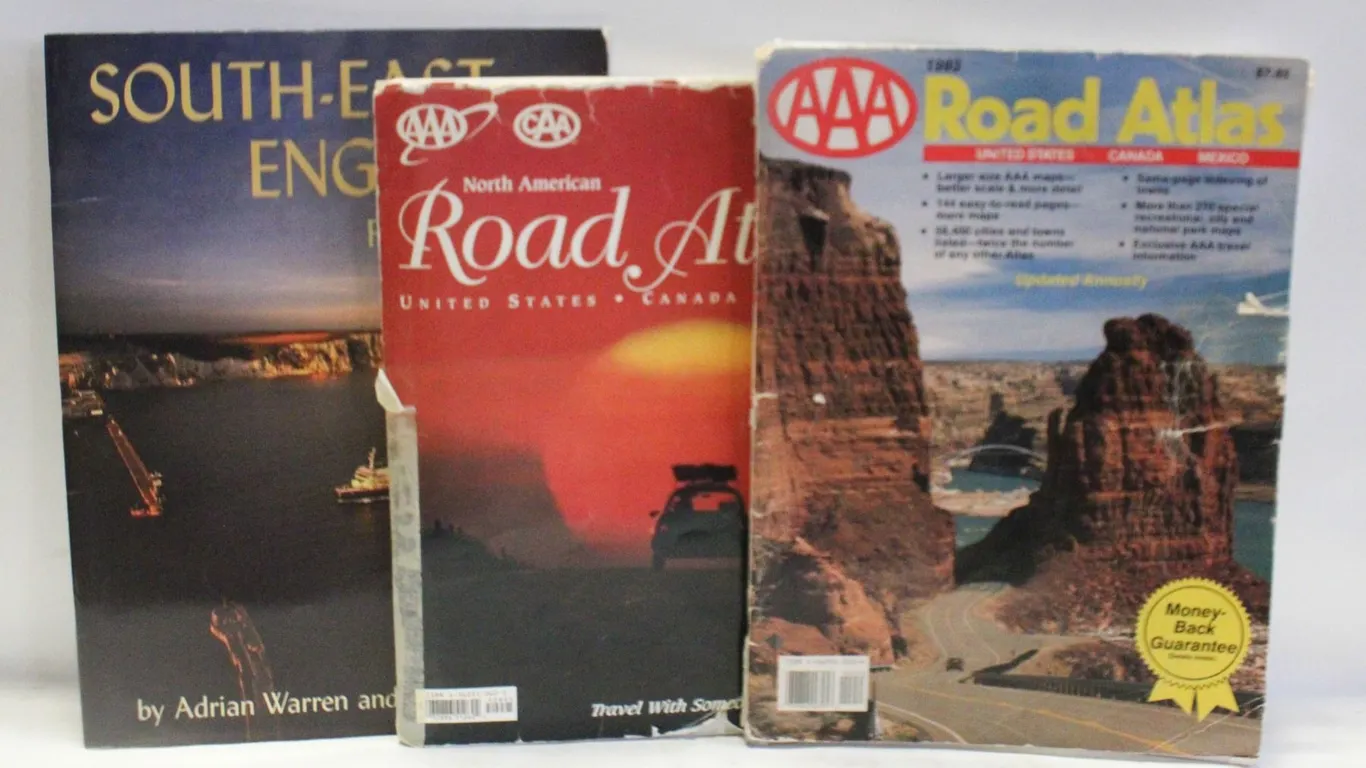11X15 INCH ROAD ATLAS 1990S