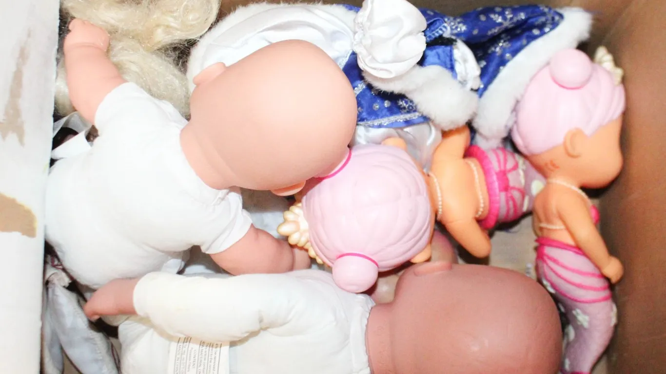 COLLECTION OF DOLLS INC CABBAGE PATCH KID