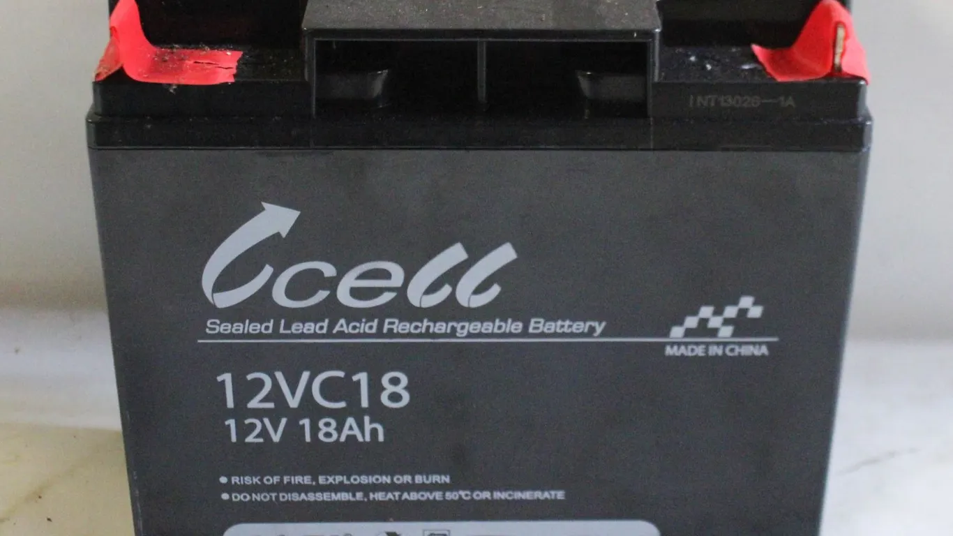 BOX WITH RECHARGABLE BATTERY