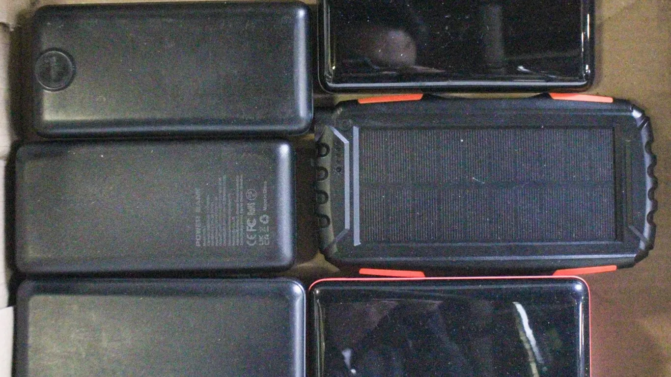FLAT OF POWER CHARGING BANKS/TESTED WORKING