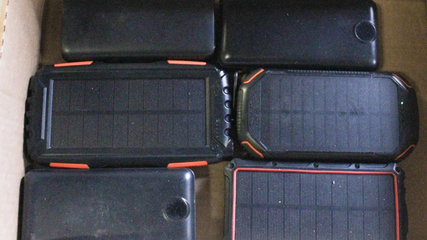 FLAT OF POWER CHARGING BANKS/TESTED WORKING