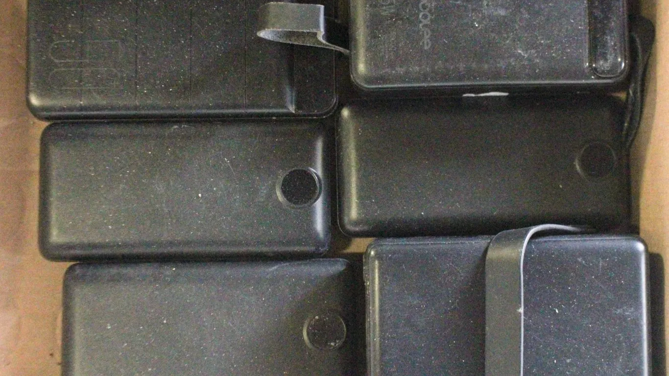 FLAT OF POWER CHARGING BANKS/TESTED WORKING