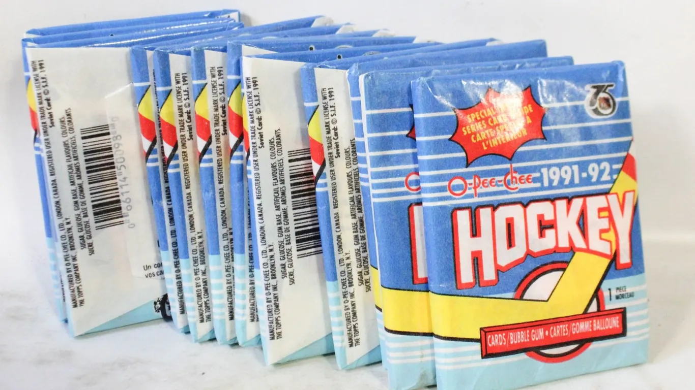 12 UNOPENED OPC 91-92 WAX PACKS HOCKEY CARDS