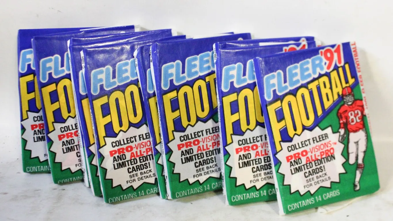LOT OF 12 UNOPENED 1991 FLEER FOOTBALL WAX PACKS