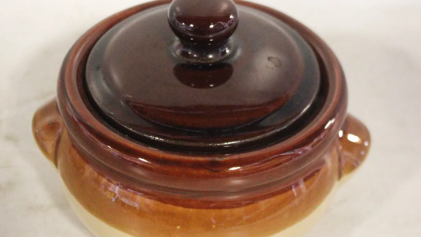 VINTAGE TWO TONE GLAZED SOUP BOWL