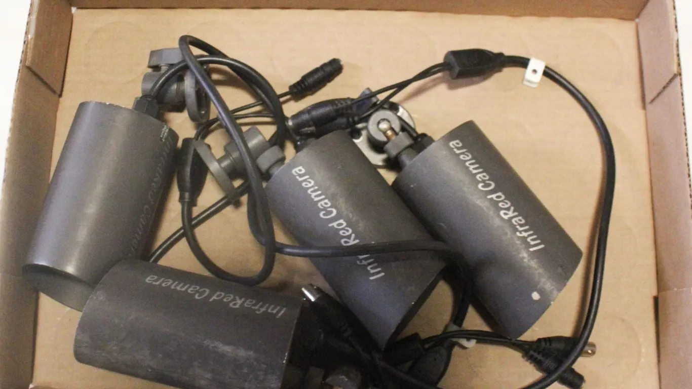 PAIR OF INFARED CAMERAS