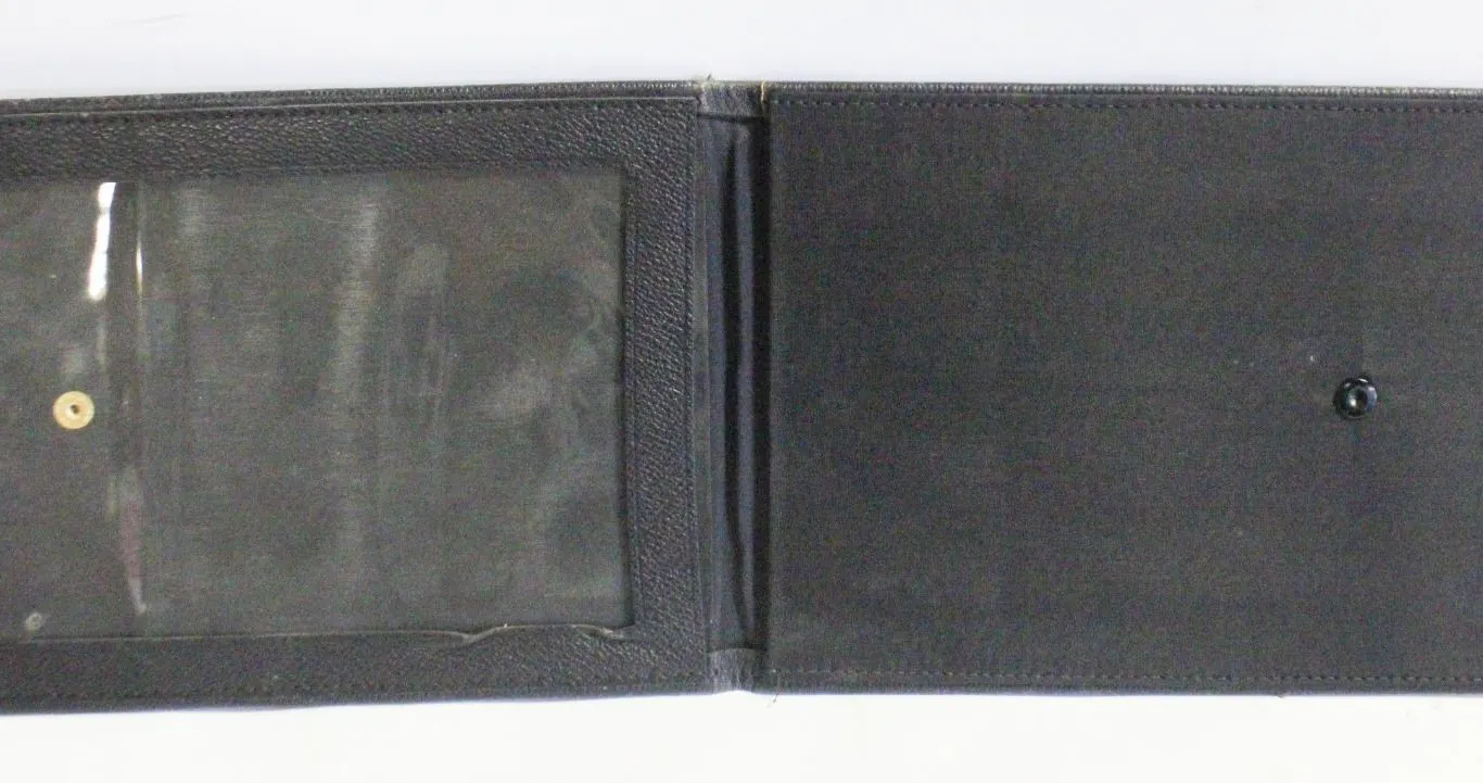 ANTIQUE LEATHER TRAVEL PHOTO HOLDER W/SNAP CLOSE