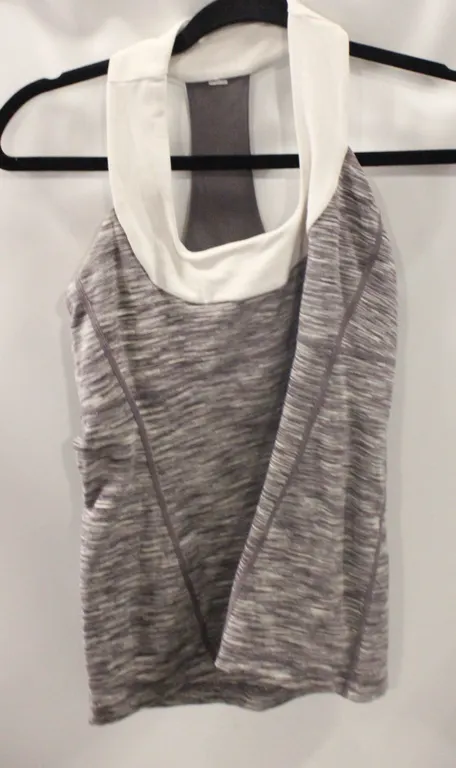 LADIES MED LULU LEMON SPORTS TOP
