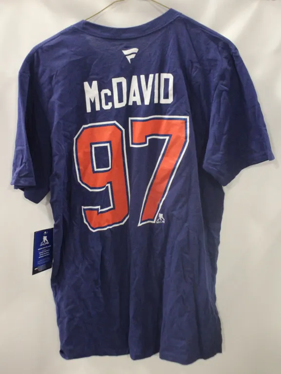 NEW WITH TAGS MENS MED CONNER MCDAVID