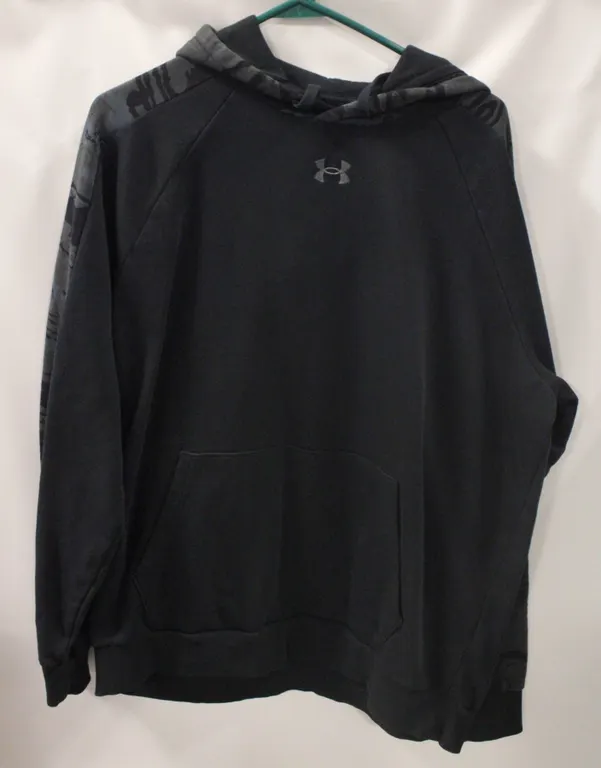 MENS LG UNDER ARMOUR BLACK/CAMO HOODIE