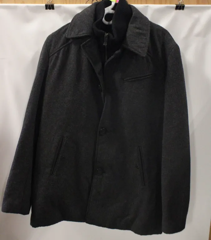 MENS LARGE JACK AND JONES 3/4 LENGTH WOOL