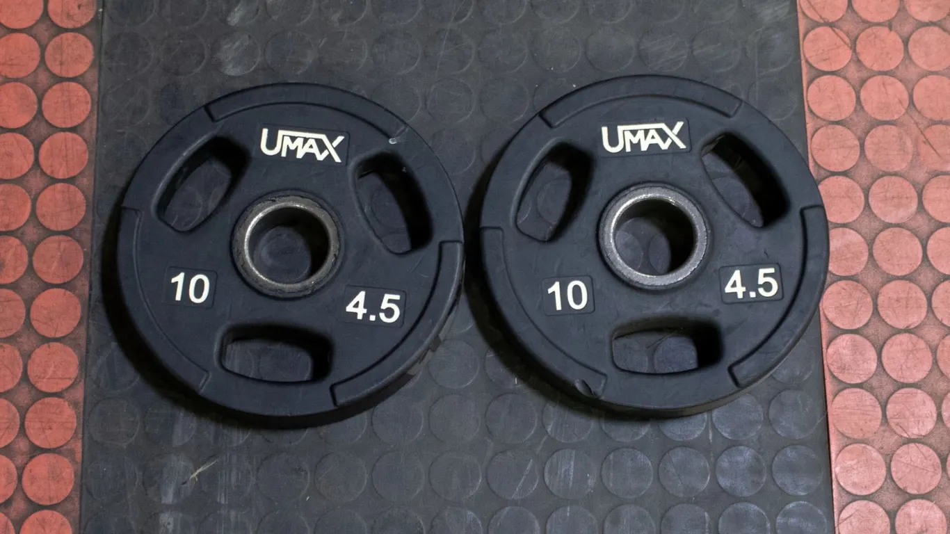 BAILIFF SEIZED: 2X UMAX RUBBER WEIGHT PLATES 10LB