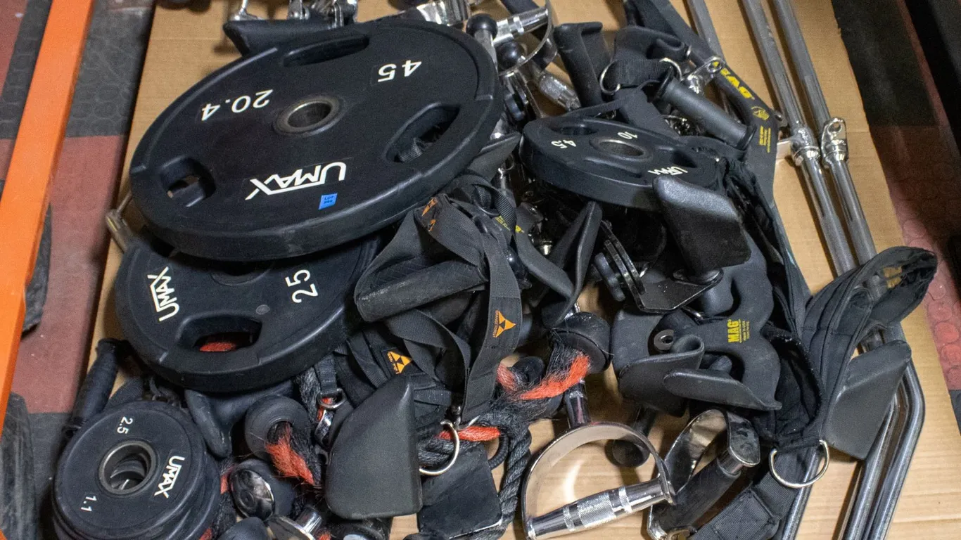 BAILIFF SEIZED: PALLET OF WEIGHT LIFTING