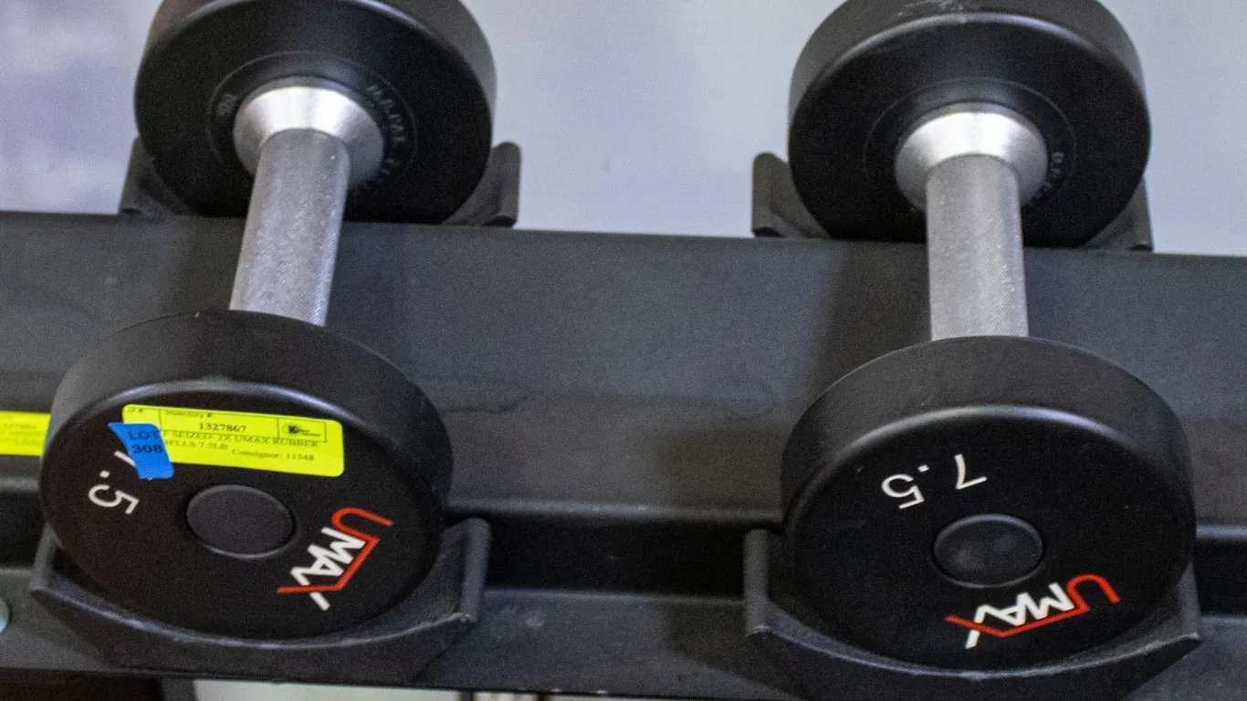 BAILIFF SEIZED: 2X UMAX RUBBER DUMBBELLS 7.5LB