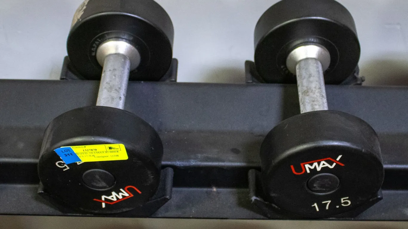 BAILIFF SEIZED: 2X UMAX RUBBER DUMBBELLS 17.5LB
