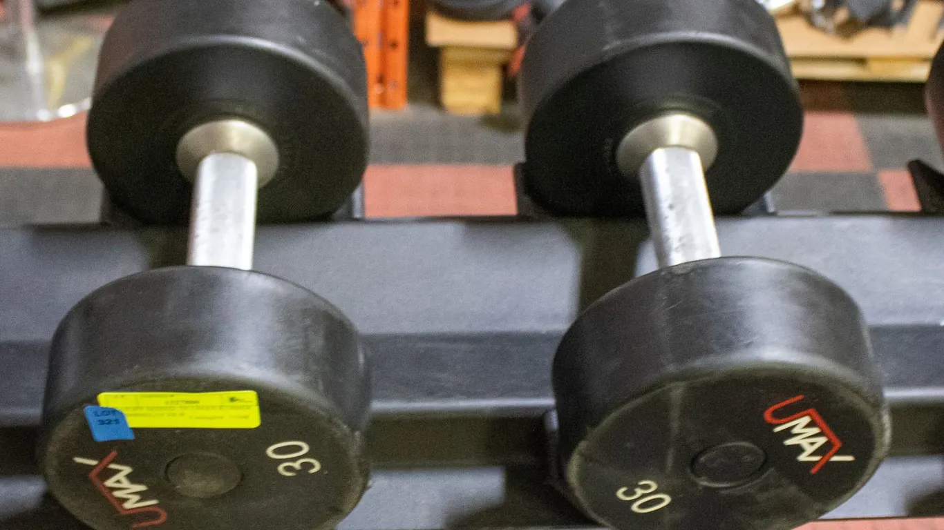 BAILIFF SEIZED: 2X UMAX RUBBER DUMBBELLS 30LB
