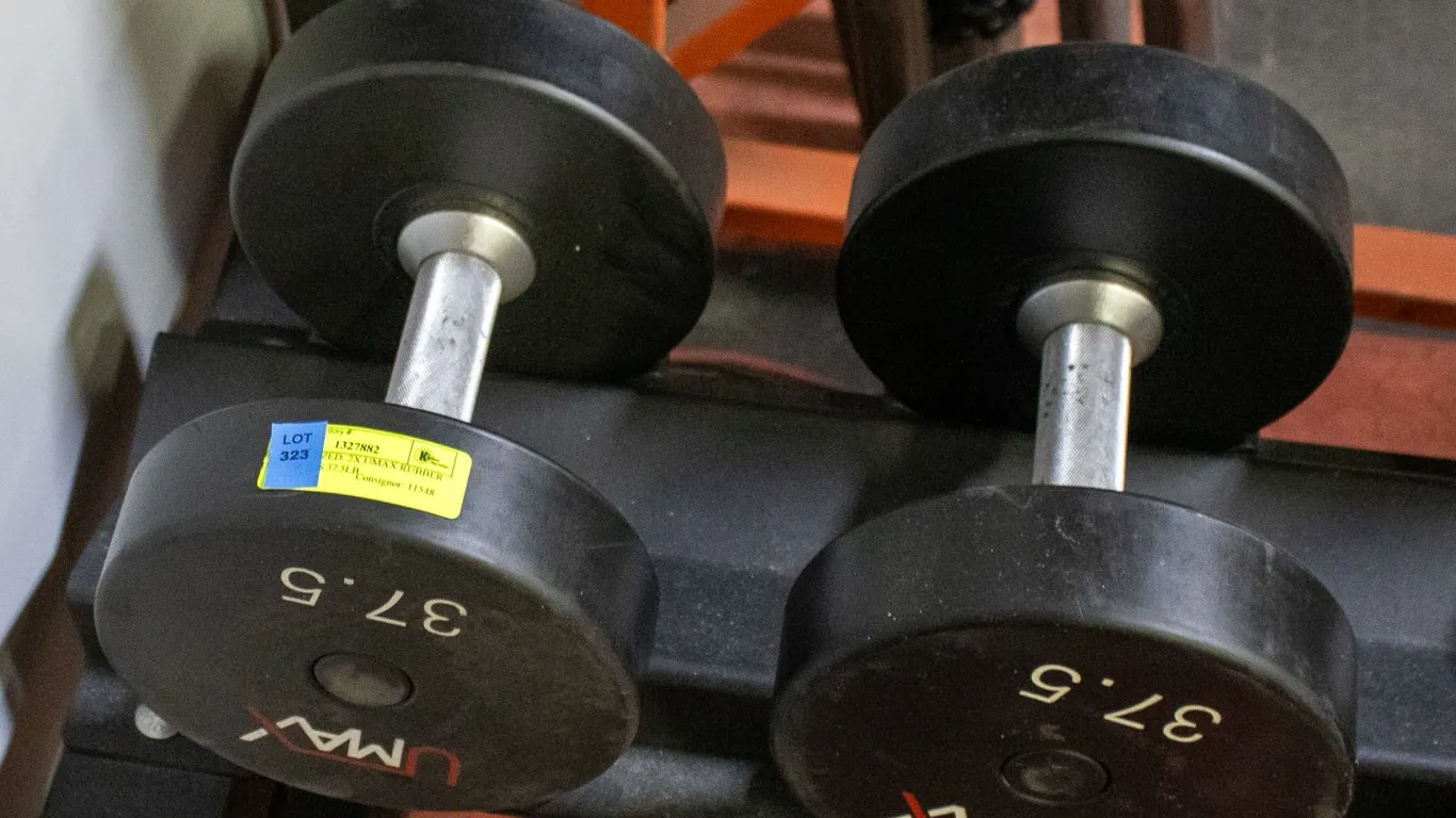 BAILIFF SEIZED: 2X UMAX RUBBER DUMBBELLS 37.5LB