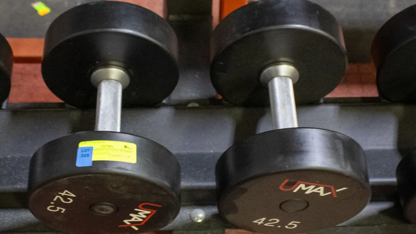 BAILIFF SEIZED: 2X UMAX RUBBER DUMBBELLS 42.5LB