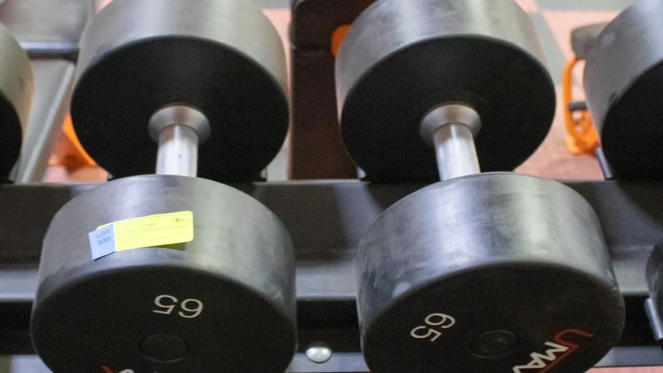 BAILIFF SEIZED: 2X UMAX RUBBER DUMBBELLS 65LB