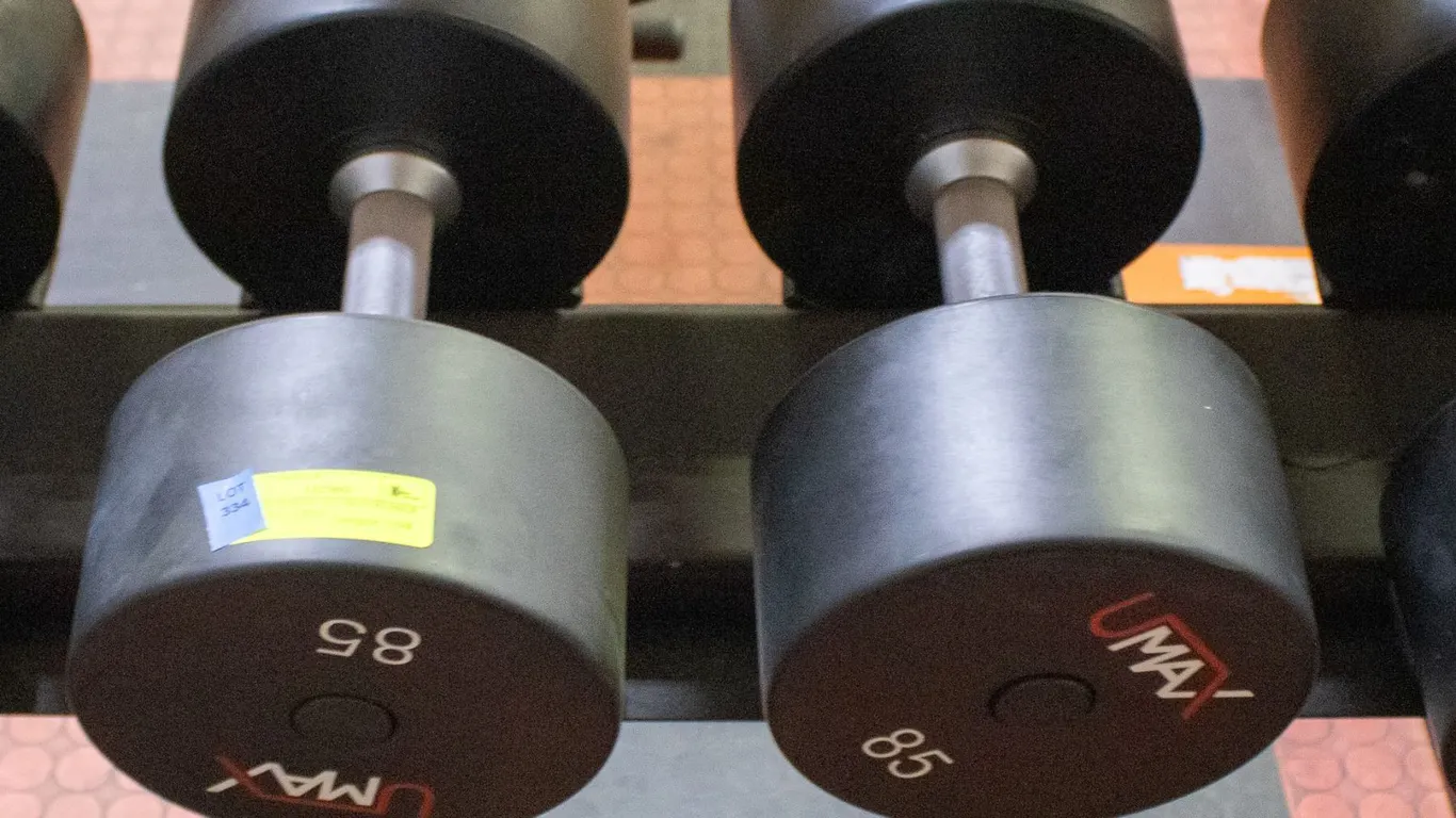 BAILIFF SEIZED: 2X UMAX RUBBER DUMBBELLS 85LB