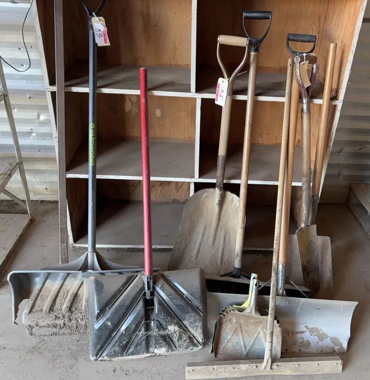 Snow Removal & Garden Tools Lot