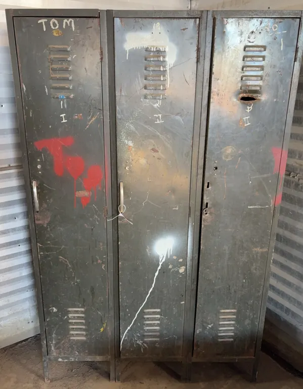 Locker Cabinet 3-Door Steel