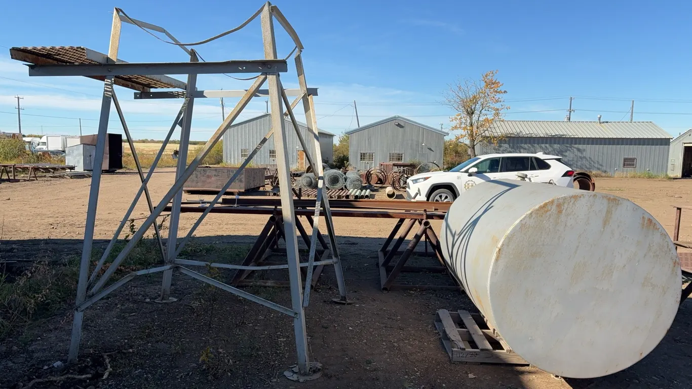 Fuel Storage Tank & Access Platform Lot