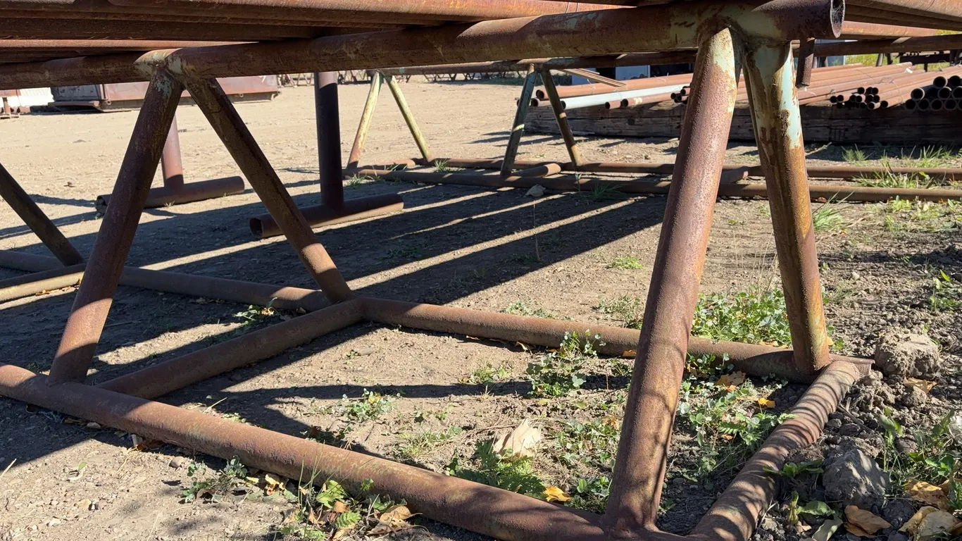 Steel Pipe Stand (2x)