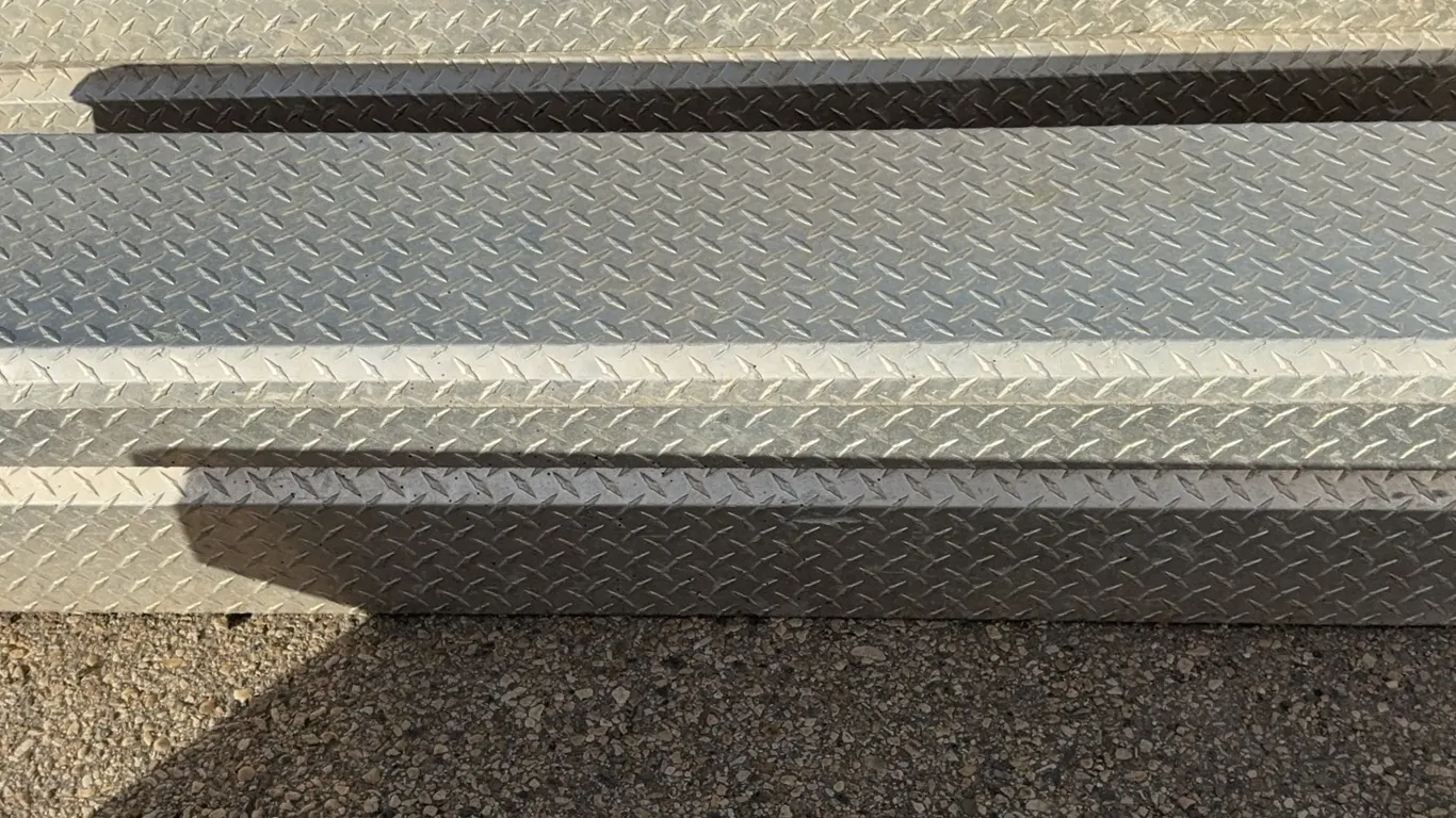 Truck Diamond Plate Tool Box Challenger