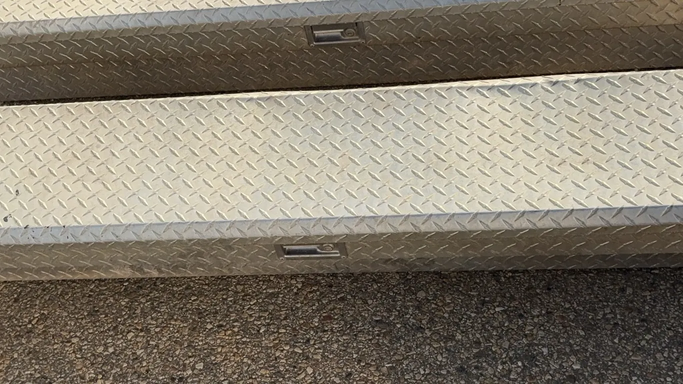 Truck Diamond Plate Tool Box Challenger