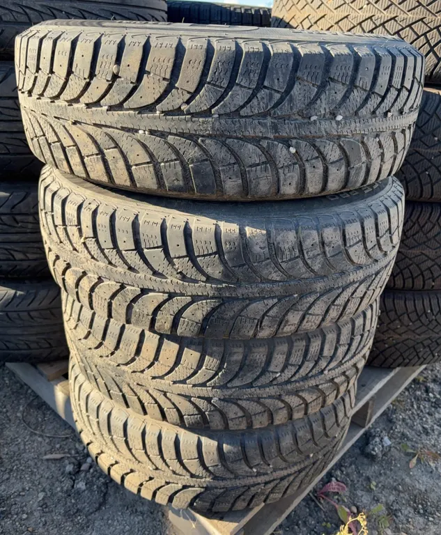 Set of 4 Champiro IcePro 175/70R14 Winter Tires on Hyundai Alloy Rims