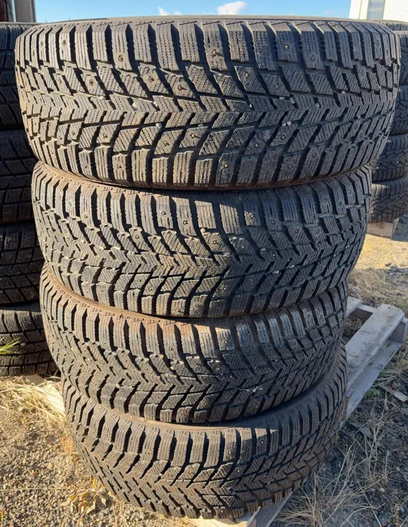 Set of 4 Sailun Ice Blazer WSTX Studded Winter Tires - 225/55R18 98T