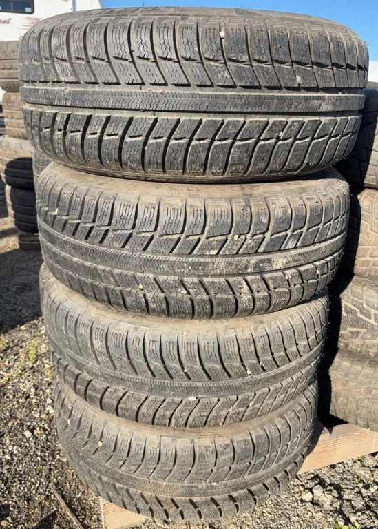 Set of 4 Michelin Winter Tires on Mercedes-Benz Alloy Rims - 205/55R16 91H