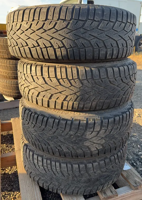 Set of 4 Nord Frost Winter Tires on Steel Rims - 195/65R15