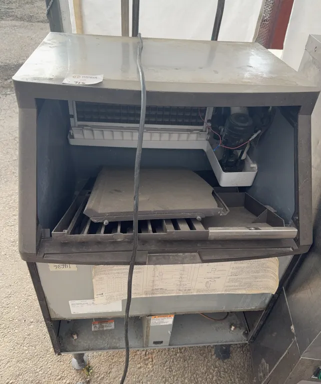 Commercial Ice Machine QD0212A Manitowoc