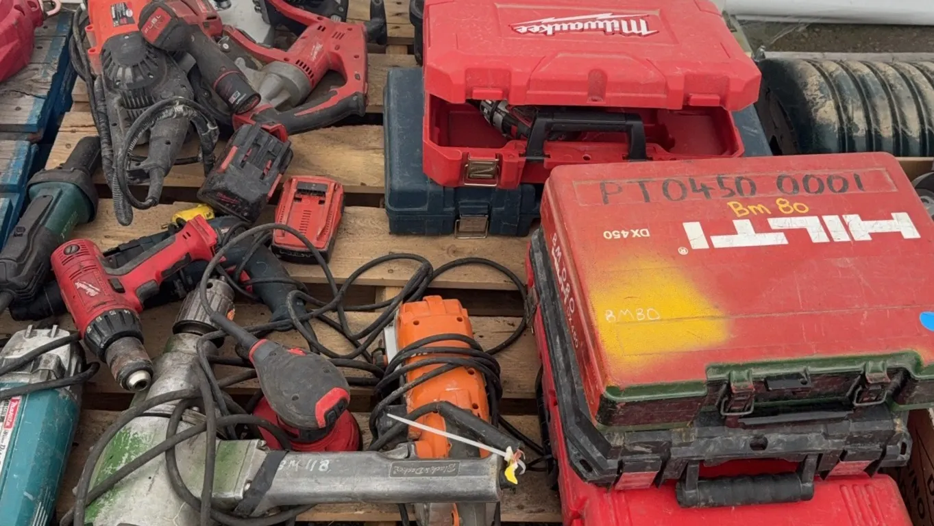 Milwaukee, Hilti & Assorted Power Tools with Cases - Large Contractor Lot