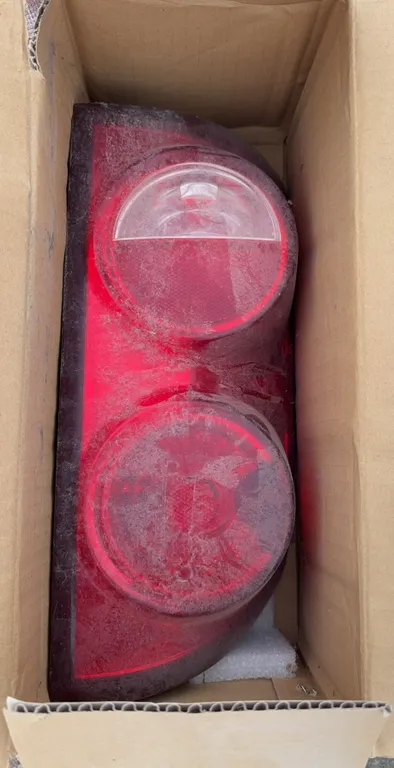 OEM Chevrolet/GMC Round Style Tail Light Assembly