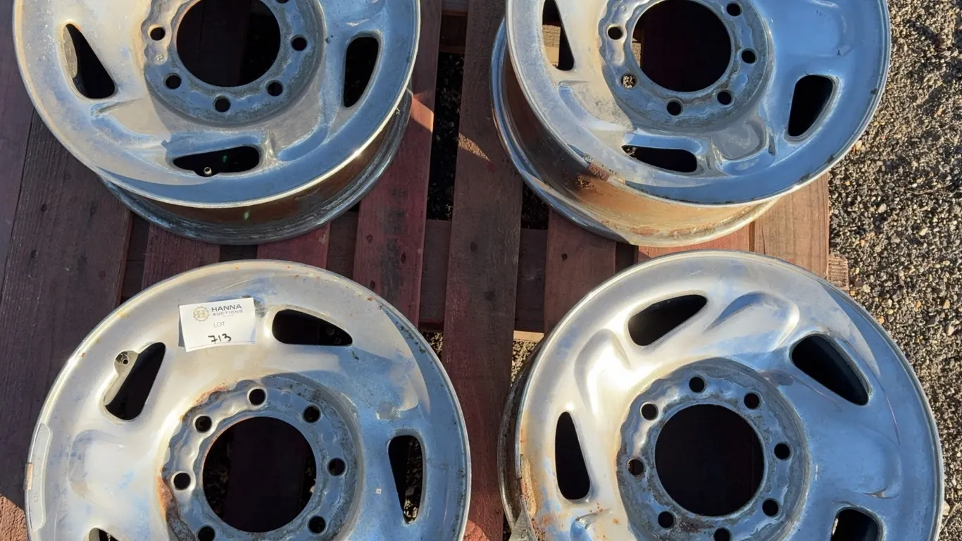 Set of 4 Ford Super Duty 16x6.5 Steel Wheels (8 Bolt Pattern)