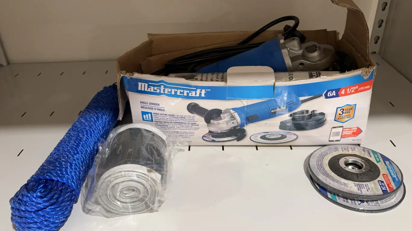 Angle Grinder, Cargo Net, Recovery Strap & Abrasive Wheel Accessory Lot