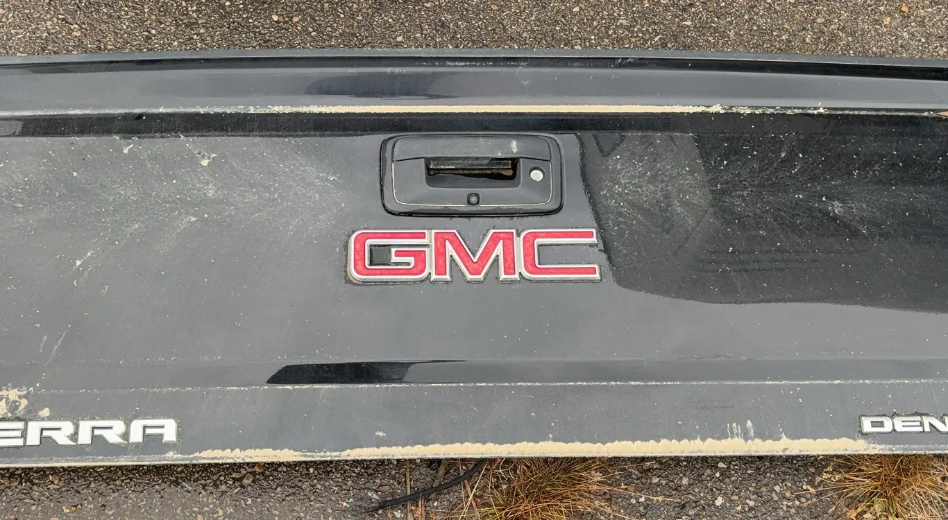 GMC Sierra Denali Tailgate with Integrated Backup Camera