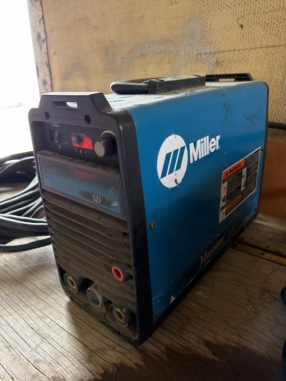 Miller Max Star 200 inverter Welder, Stick or Tig w/ Guages