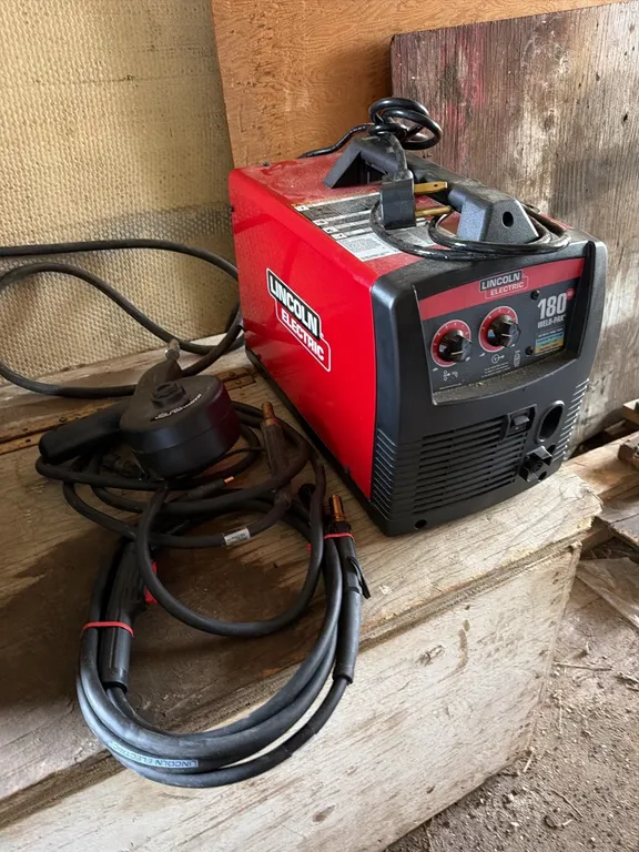 Lincoln 180 Weld-Pak w/ Spool for Aluminum and Tip for Tig