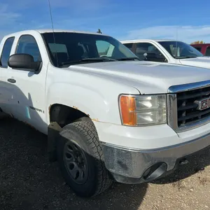 2008 GMC Sierra Extended Cab Truck, 5.3 V8, 4WD, 327,261km, White, *VIN 1GTEK19J98Z266500 (P10-R2-S2341)