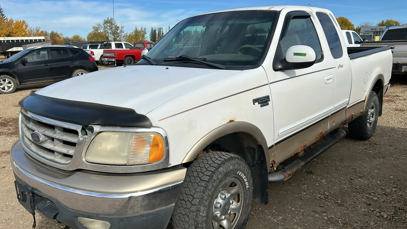 1999 Ford F250 Truck, 5.4L, *No Odometer Display, Weak Battery, White, *VIN 2FTPX28L4XCB00061 *No Odometer DisplayP10-R2-W-S199)