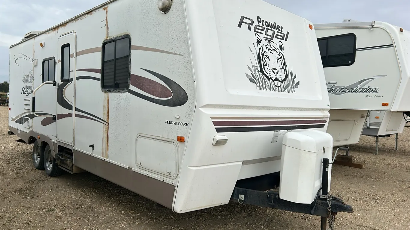 2005 Fleetwood Prowler Regal 27' Bumper Pull Travel Trailer, One Slideout, White, *VIN 1EC1F272X52310247 (P10-R3-E-S84)